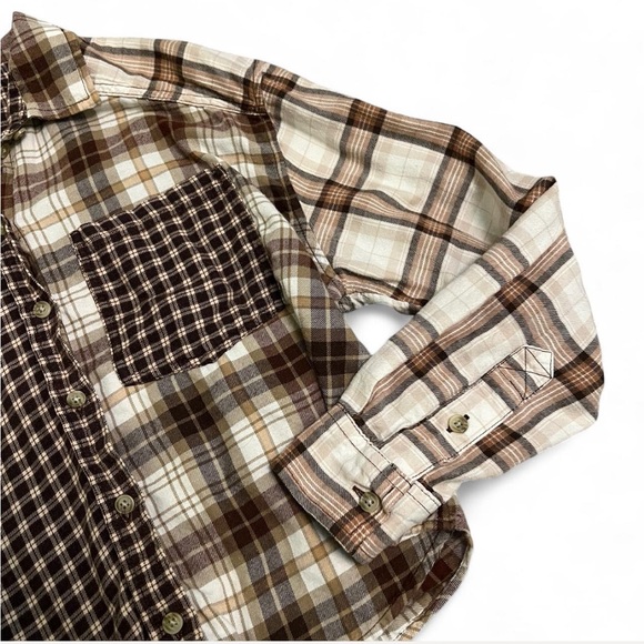 American Eagle Cropped Flannel - Picture 3 of 4